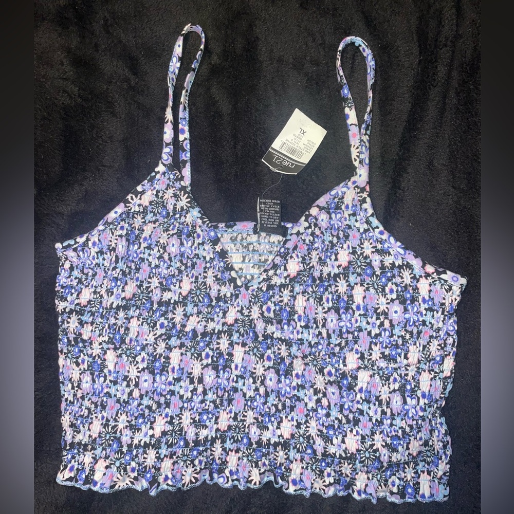 Rue 21 NWT crop top size women’s XL